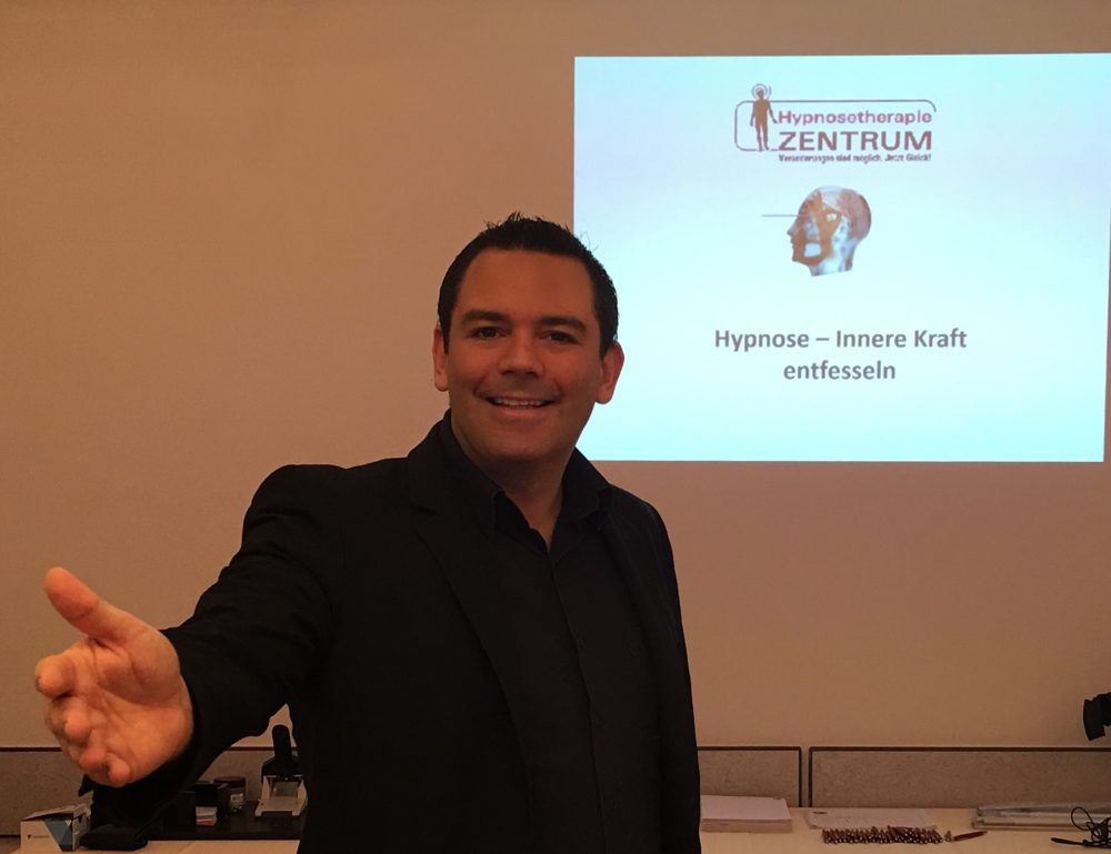 Ronny Welzel vor der Präsentation zum Seminar Innere Kraft